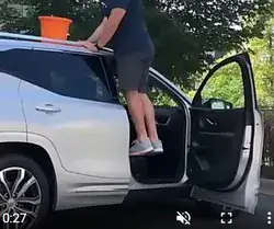 דוושת וו למכונית לטיפוס קל ונוח.